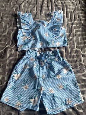 Blue Floral Two-Piece Crop Top & Shorts Set